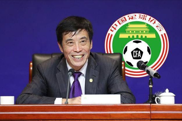 “踏雪寻熊”“一掌乾坤”“力拔山河”“富贵象拔”“齐天大圣会虎鲨”“金睛火脑”……影像魅力难以言喻，词已穷必须亲观。