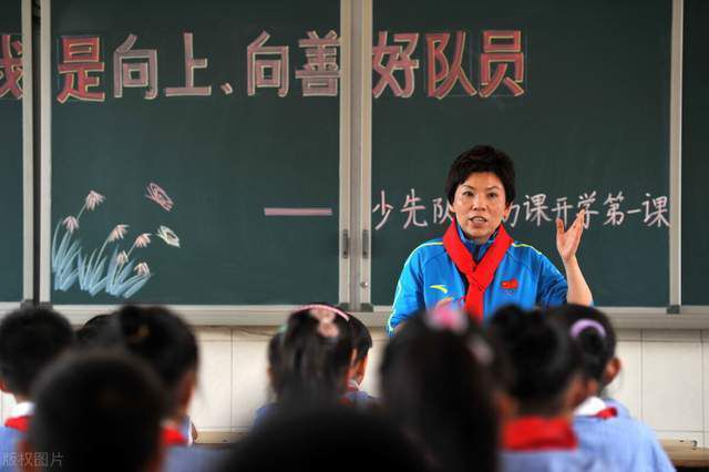 后来，她又成为诸多影视作品中优雅从容、母仪天下的太后专业户。
