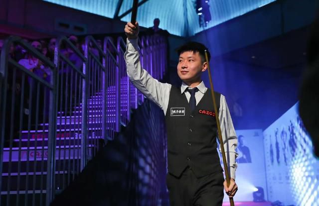 除了成龙继续担任男主角，甄子丹也受邀饰演片中的大反派，两人实现了首次同台对打。